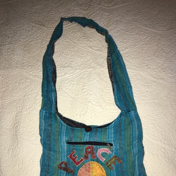 Kathmandu Imports crossbody bag - Picture 2 of 2